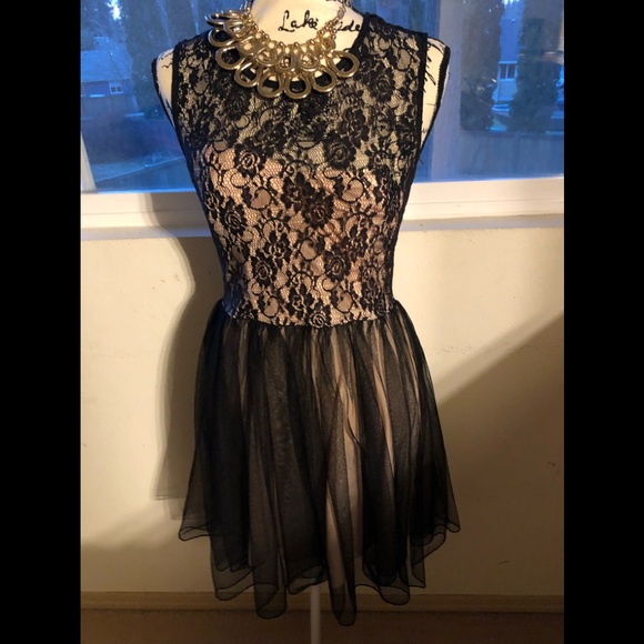 Speechless/Woman’s Lace Dress. Sz Medium - Picture 9 of 10